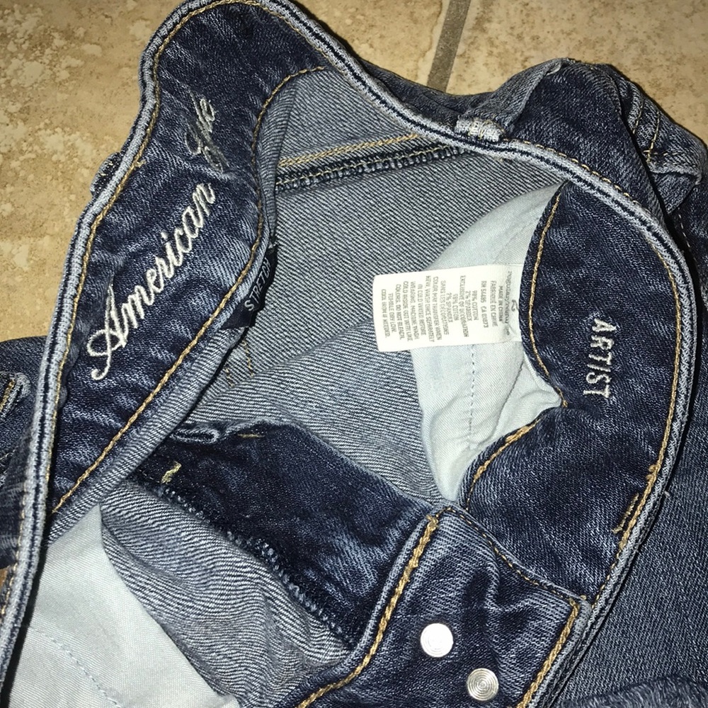 American Eagle Jean Cut off Shorts Size 2 - Picture 3 of 3